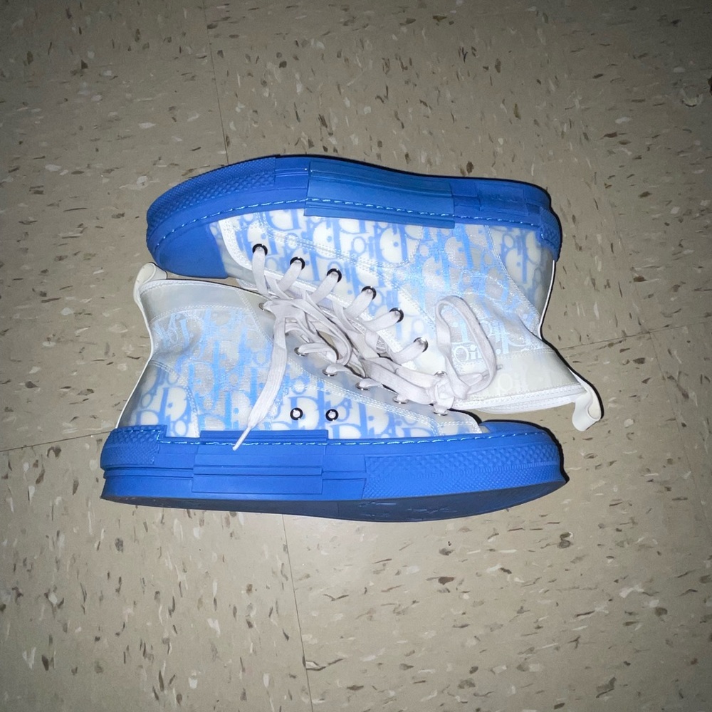 Dior B23 High Top
Gradient Blue - Picture 3 of 4